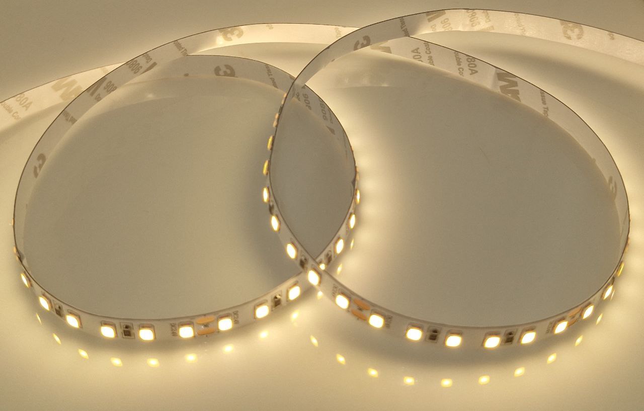 Светодиодная лента Lux 2835 120Led Warm 8mm (12V, 9.6W, 3000-3500K, IP20)